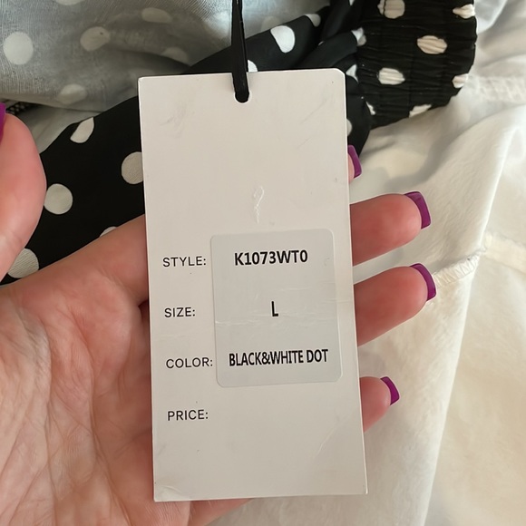 Unique Vintage 1950s White & Black Polka Dot Off Shoulder Ruffle Top Large - Picture 3 of 3